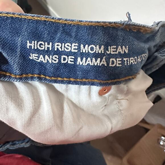 Wild Fable High Rise Mom Jean Distressed Blue Denim Light Wash Women's Size 12 - Picture 3 of 6